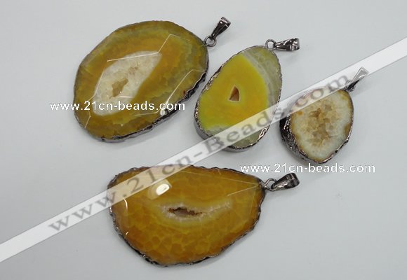 NGP1105 30*40 - 40*55mm freeform druzy agate pendants with brass setting